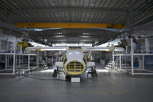 双融配资 解锁低空经济密码 | 航空小镇筑巢：打造低空产业新引擎